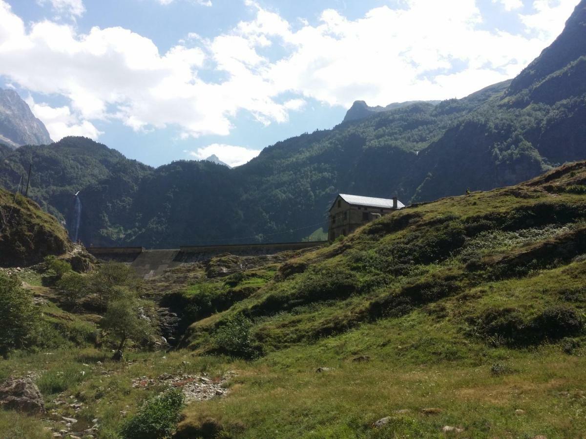 Appartement T2 4 Personnes Wifi Et Climatisation Bagnères-de-Luchon Exterior foto